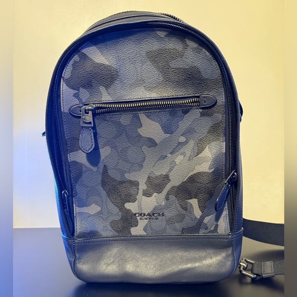 COACH WEST PACK IN SIGNATURE CAMO PRINT *GREAT CONDITION* - Picture 1 of 5